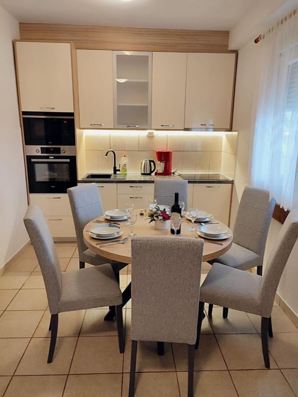 Apartment Slaven Vinišće Kültér fotó